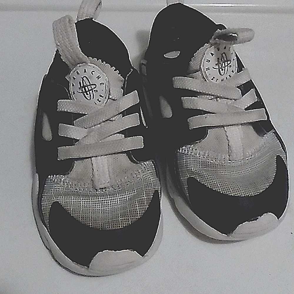 Huarache Athletic Shoes